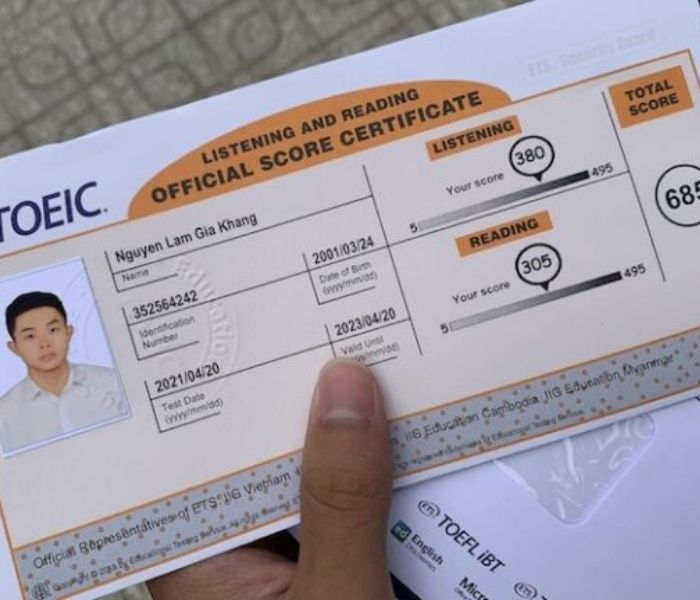 nen-hoc-toeic-hay-ielts